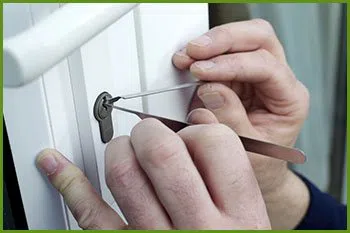 Neighborhood Locksmith Services Pembroke, MA 781-326-4423 - 3-cheap-locksmith-near-me